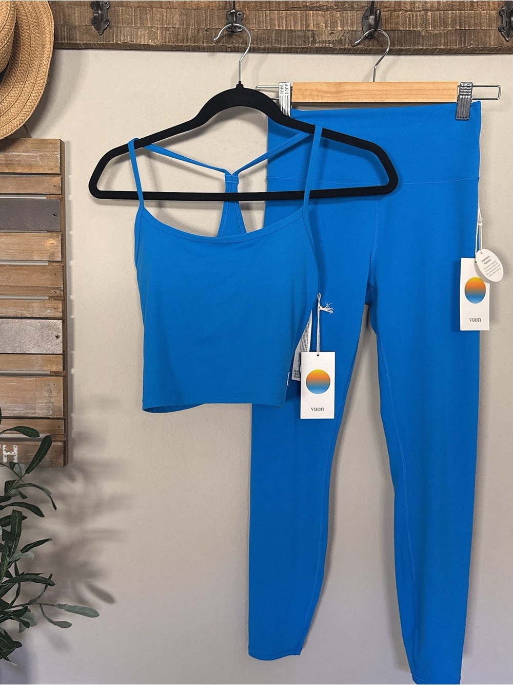 Vuori AllTheFeels Support Tank 2.0 & AllTheFeels Leggings in Regatta Blue Small